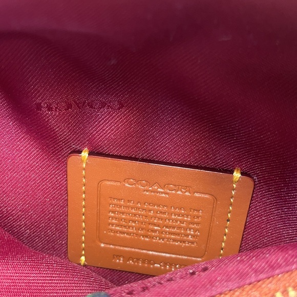 Coach Fannie pack! Cute, great condition, never used. - Picture 3 of 6